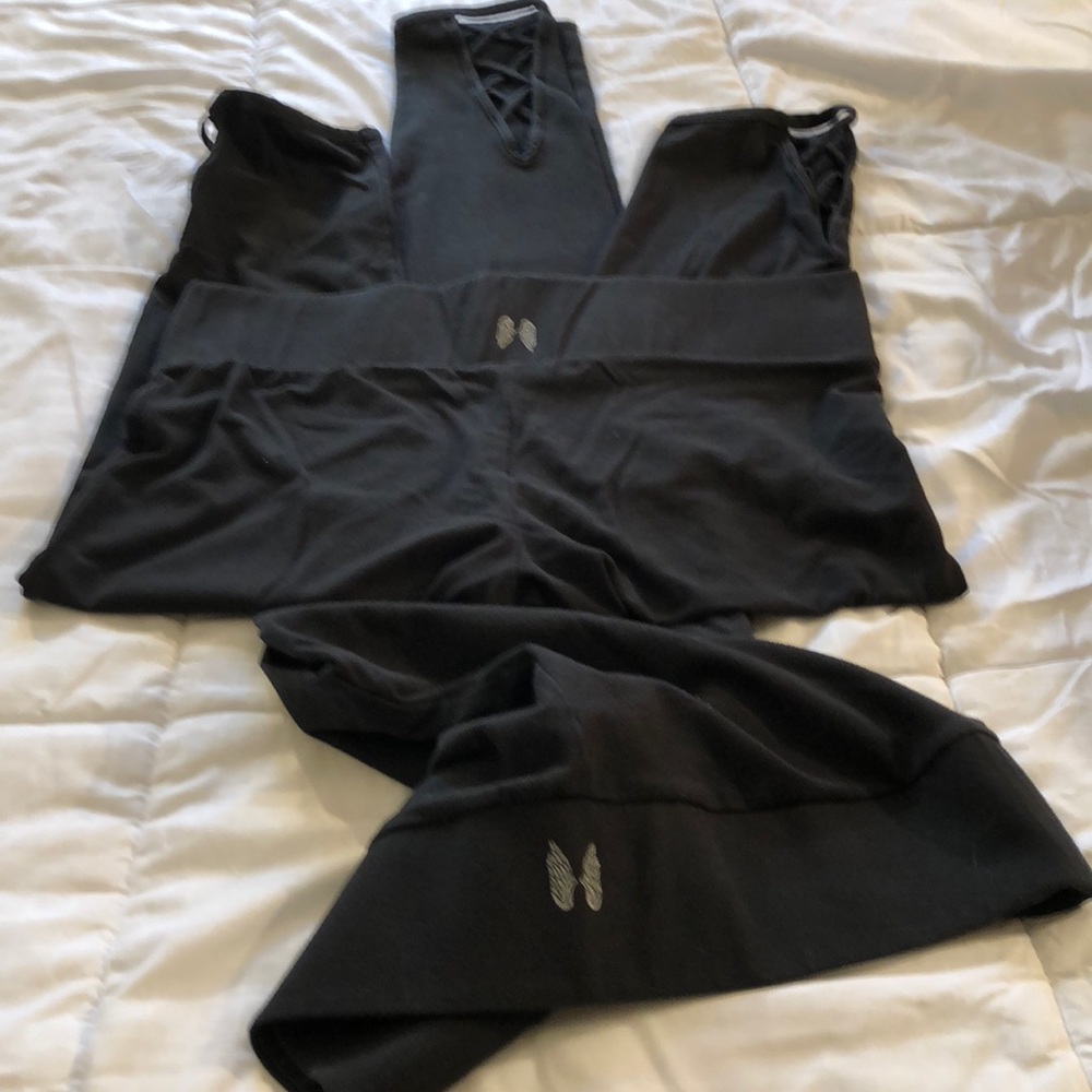 Victoria Secret leggings 2 pair